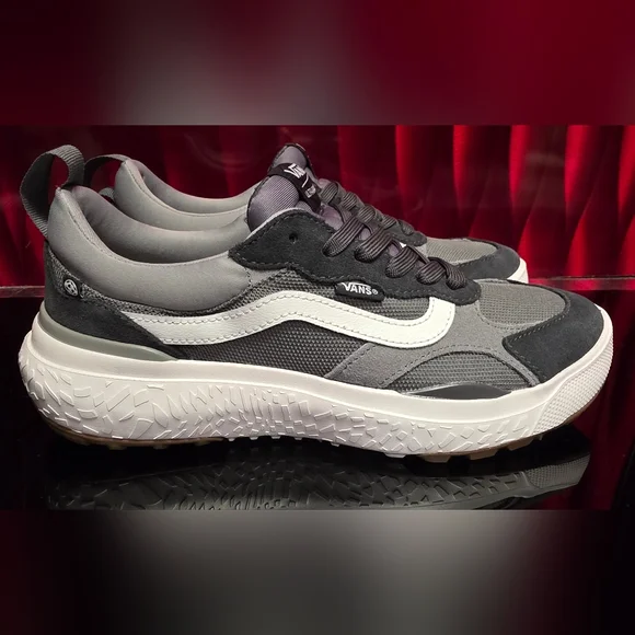 Vans Ultrarange Neo VR3 – Asphalt / White – Size 11, 8.5 Men / 12.5, 10 Women